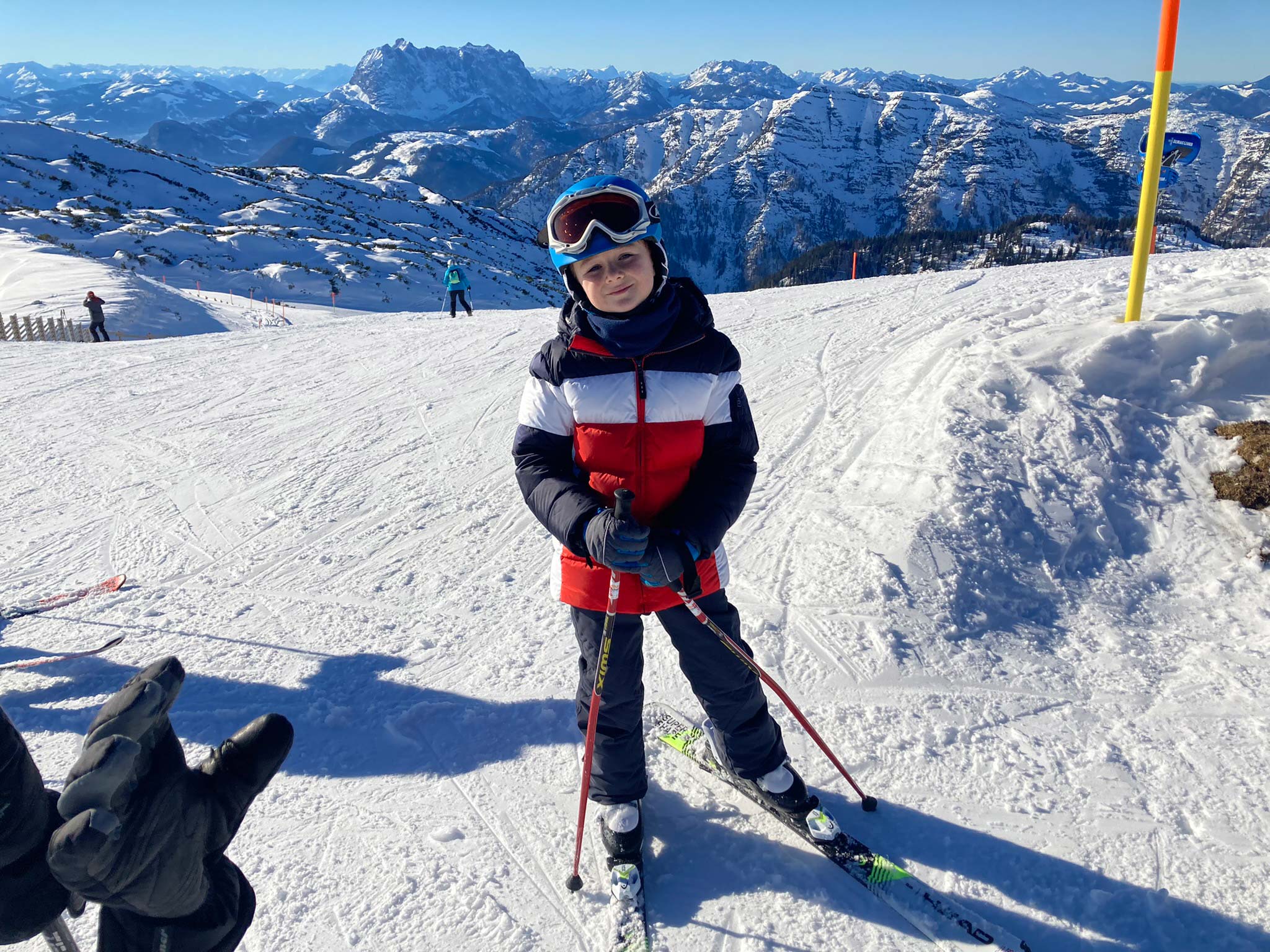 Skifahren auf der Steinplatte